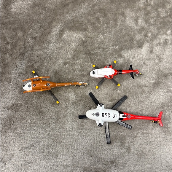 🚁Disney Pixar Planes RSC-01Rescue Chopper 1:45, Ron Hover,&Plastic Piston Peak - Picture 10 of 11